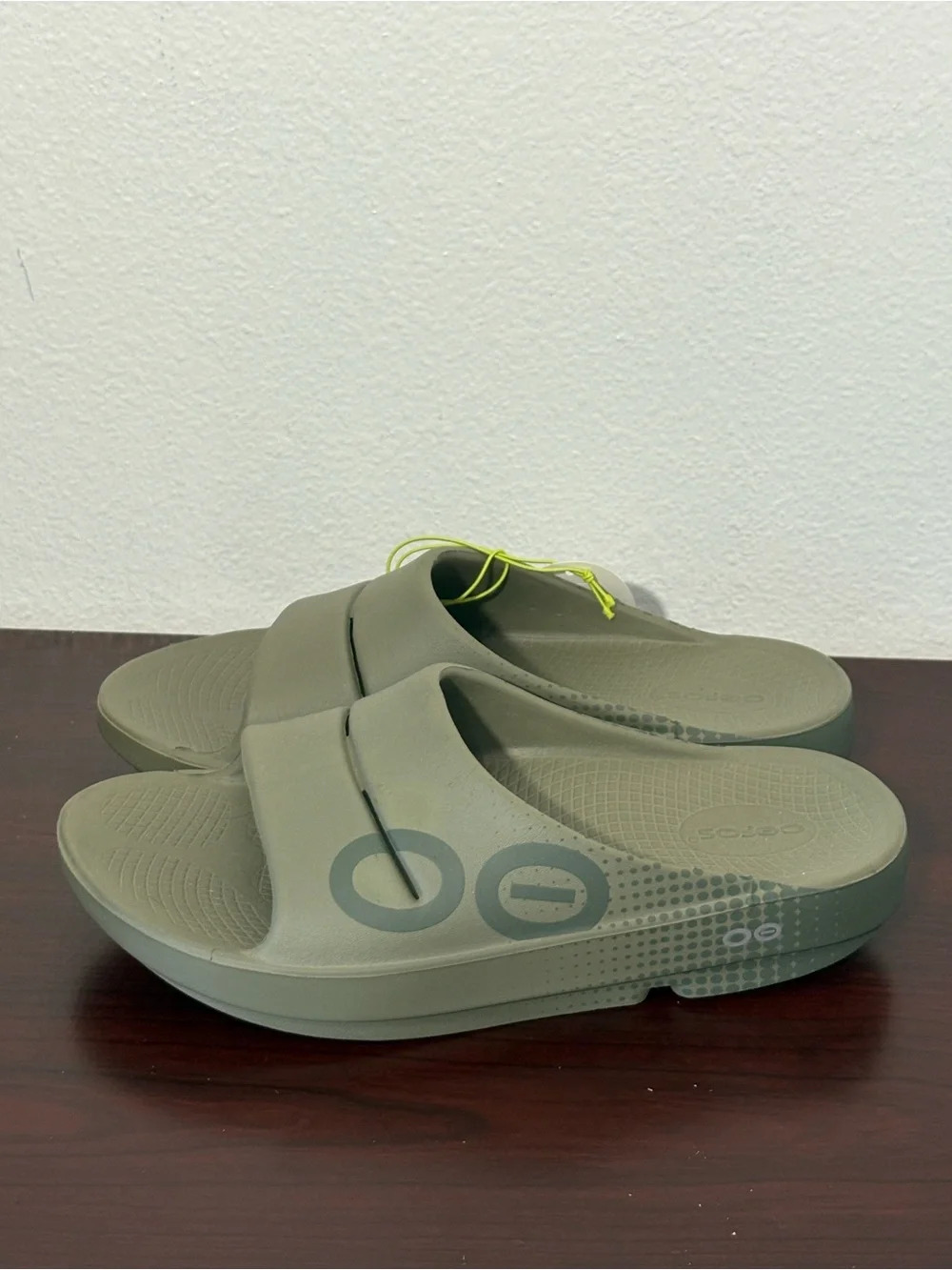 OOFOS OOahh Sport Slide Recovery Sandals - Brand New M8/W10 Tactical Green